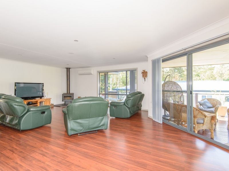 26 Renee Crescent, Moruya Heads NSW 2537