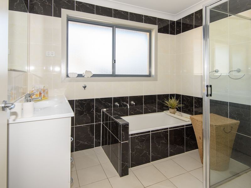 26 Renee Crescent, Moruya Heads NSW 2537