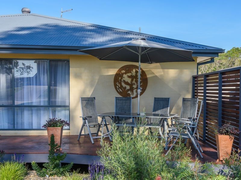 26 Renee Crescent, Moruya Heads NSW 2537