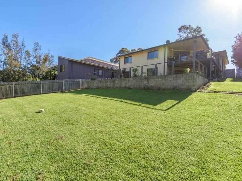 26 Renee Crescent, Moruya Heads NSW 2537