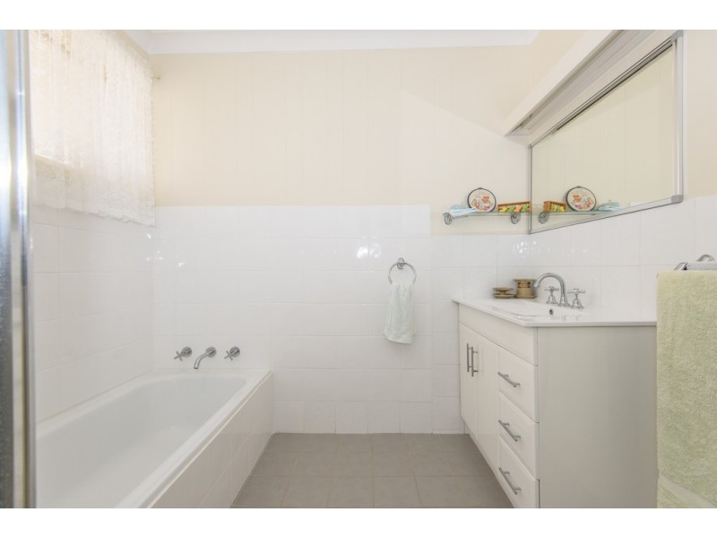 50 Pollwombra Road, Moruya NSW 2537