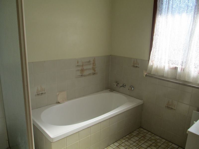 2 Rose Street, Moruya NSW 2537