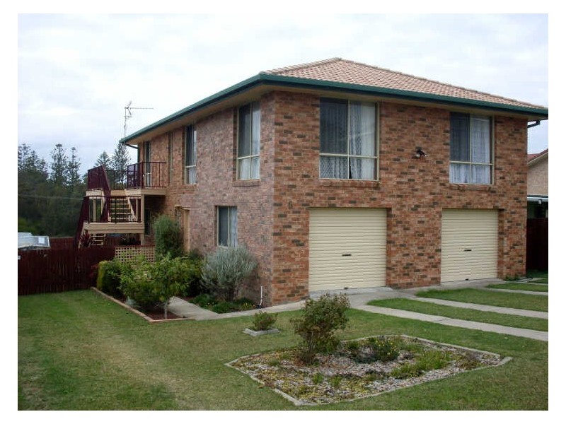 6 Surf Street, Tuross Head NSW 2537