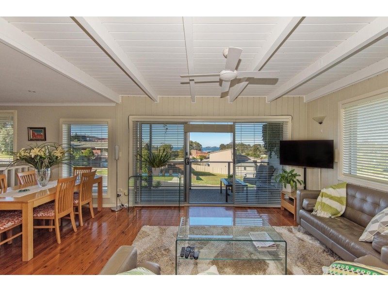 24 Calton Road, Batehaven NSW 2536