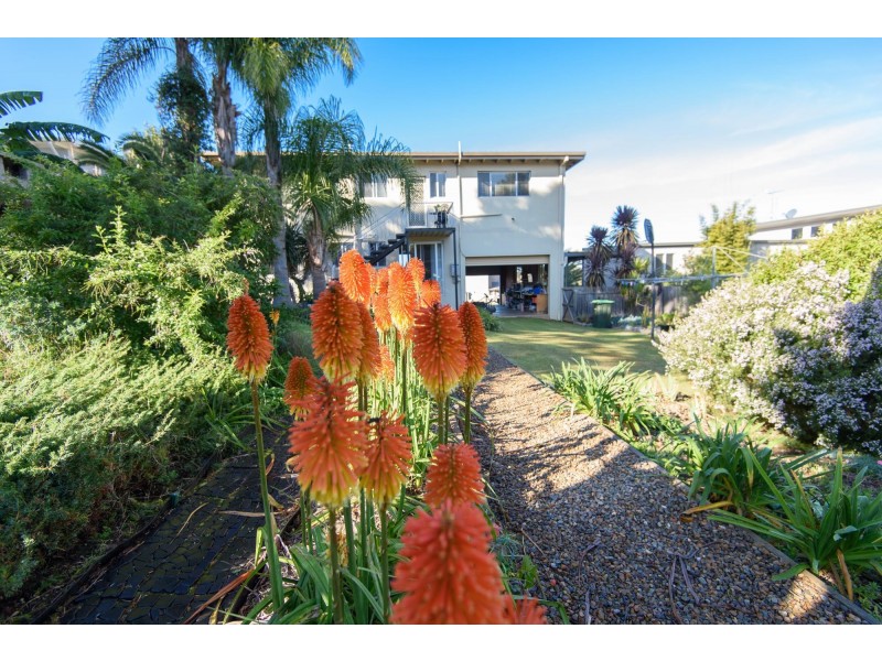24 Calton Road, Batehaven NSW 2536