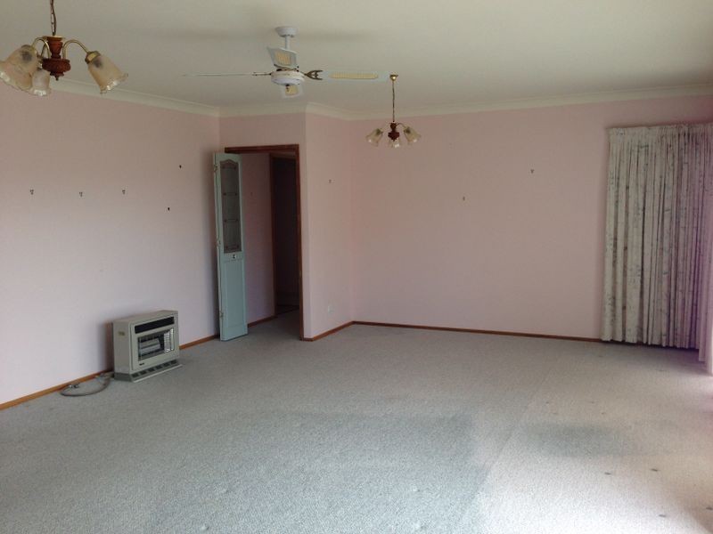 3 Craig Mostyn Place, Moruya NSW 2537