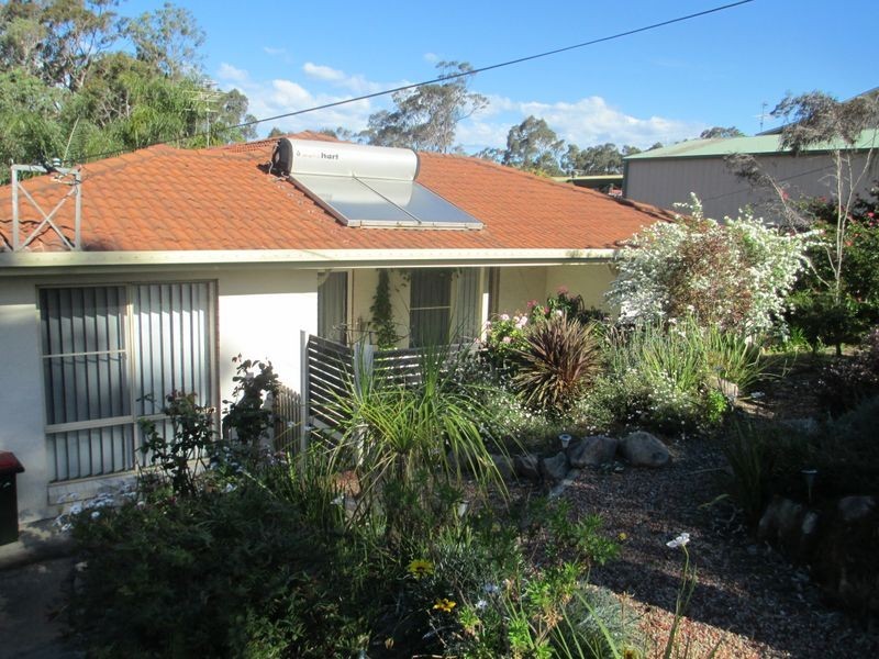 18 Crest Cres, Moruya Heads NSW 2537