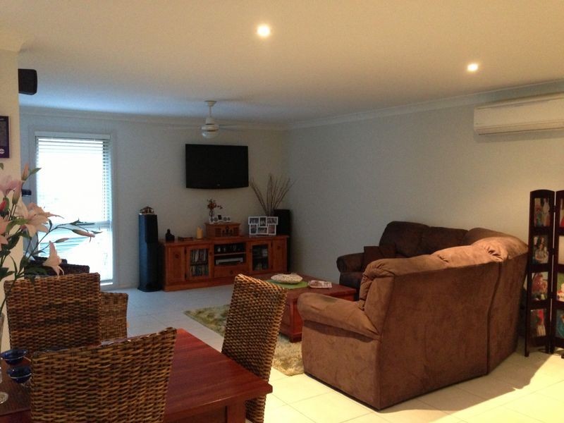 26 Yarralumla Cres, Tomakin NSW 2537