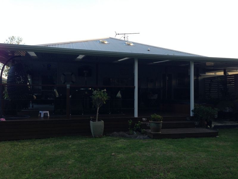 26 Yarralumla Cres, Tomakin NSW 2537