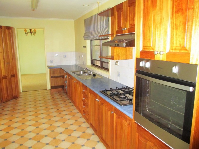 14 Hawdon Street, Moruya NSW 2537