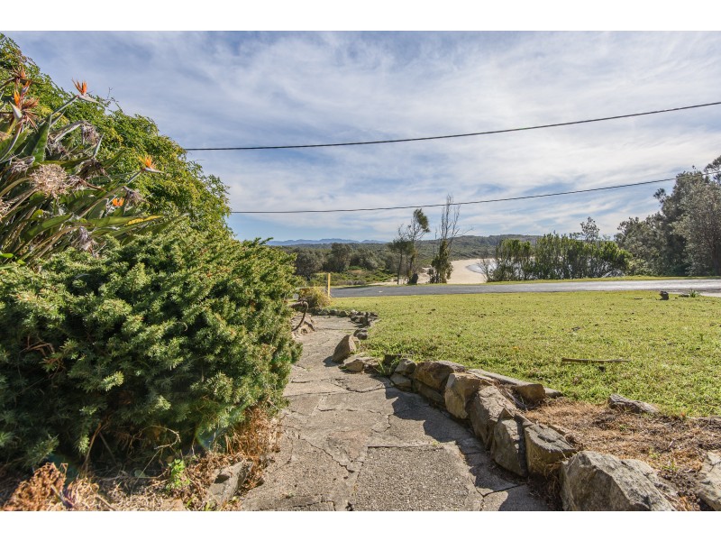 9 Long Point Street, Potato Point NSW 2545