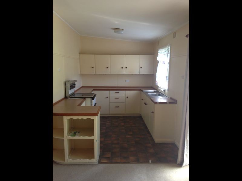 4 Hawdon St, Moruya NSW 2537