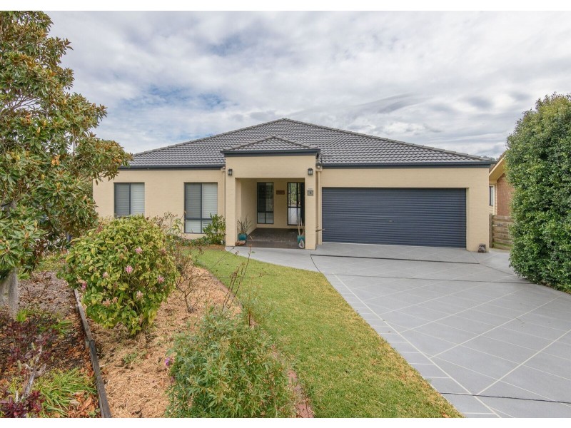 12 Wattlebark Close, Moruya NSW 2537