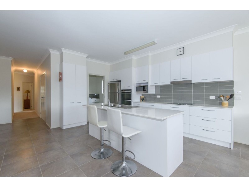 12 Wattlebark Close, Moruya NSW 2537