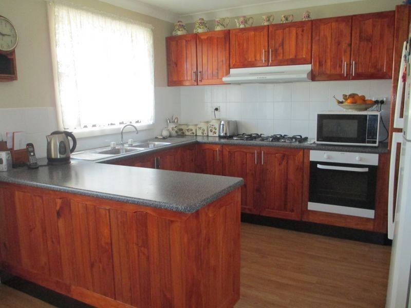 16 Keightley Street, Moruya NSW 2537