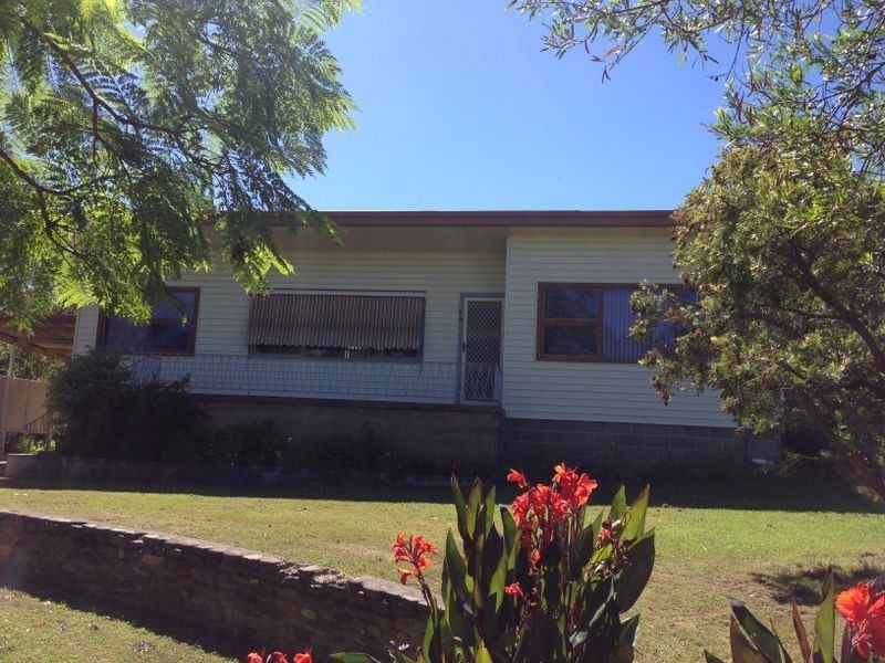 4 Hawdon St, Moruya NSW 2537
