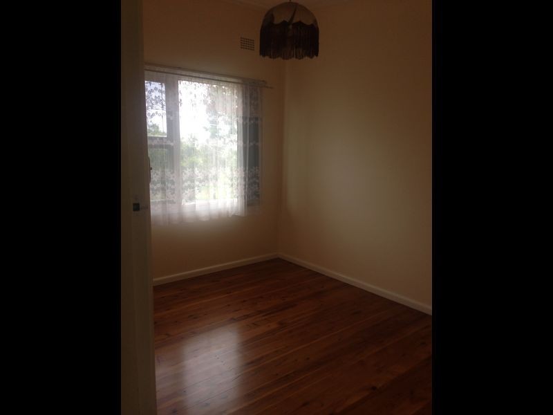 4 Hawdon St, Moruya NSW 2537