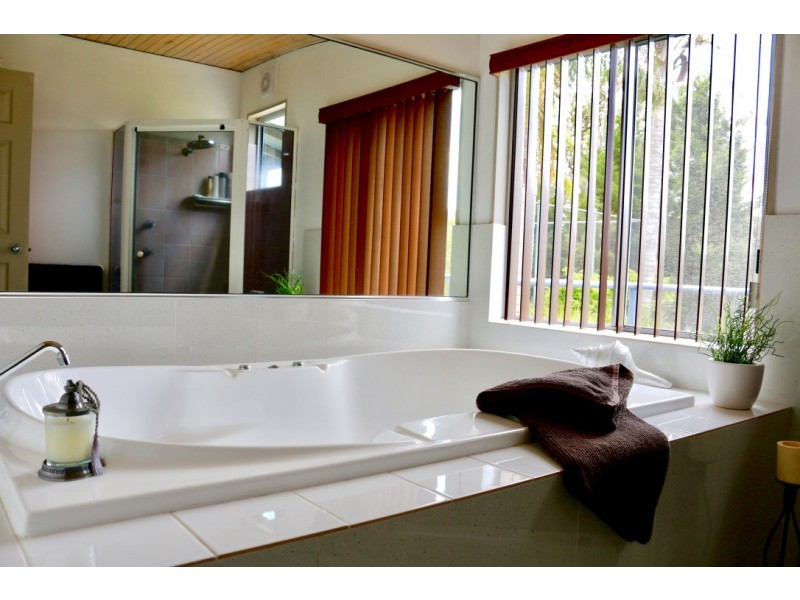 71 Yarragee Road, Moruya NSW 2537