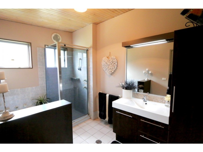 71 Yarragee Road, Moruya NSW 2537