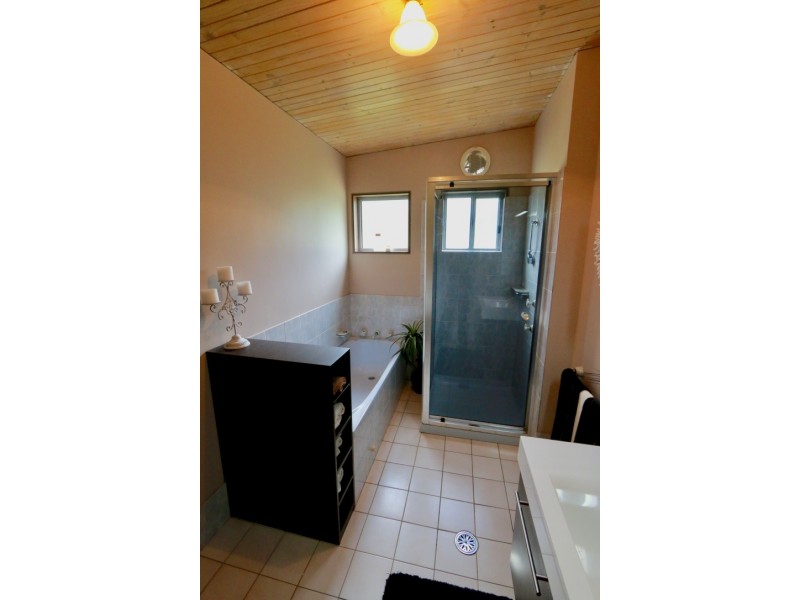 71 Yarragee Road, Moruya NSW 2537