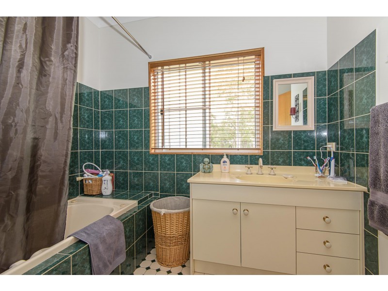 14 Narambi Close, Moruya NSW 2537