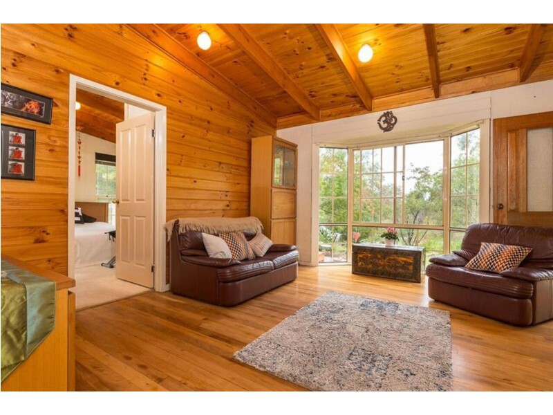 6 Janari Close, Moruya NSW 2537