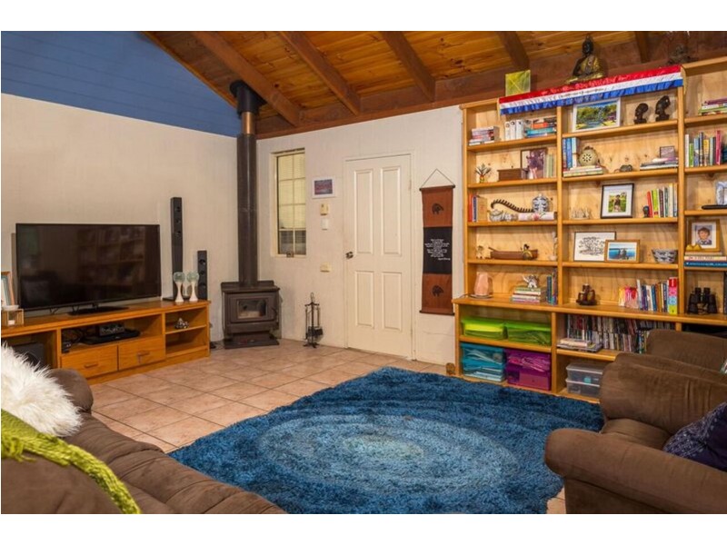 6 Janari Close, Moruya NSW 2537