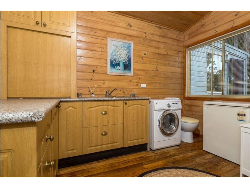 6 Janari Close, Moruya NSW 2537