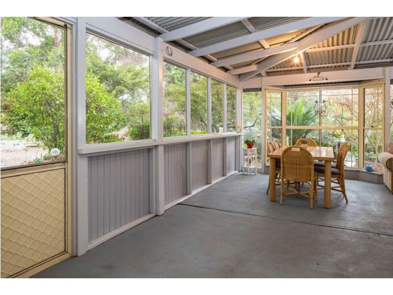 6 Janari Close, Moruya NSW 2537