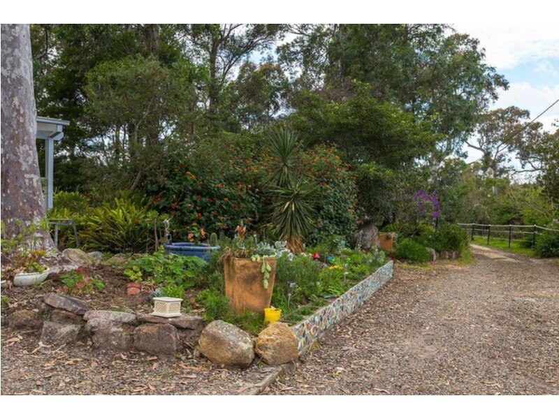 6 Janari Close, Moruya NSW 2537