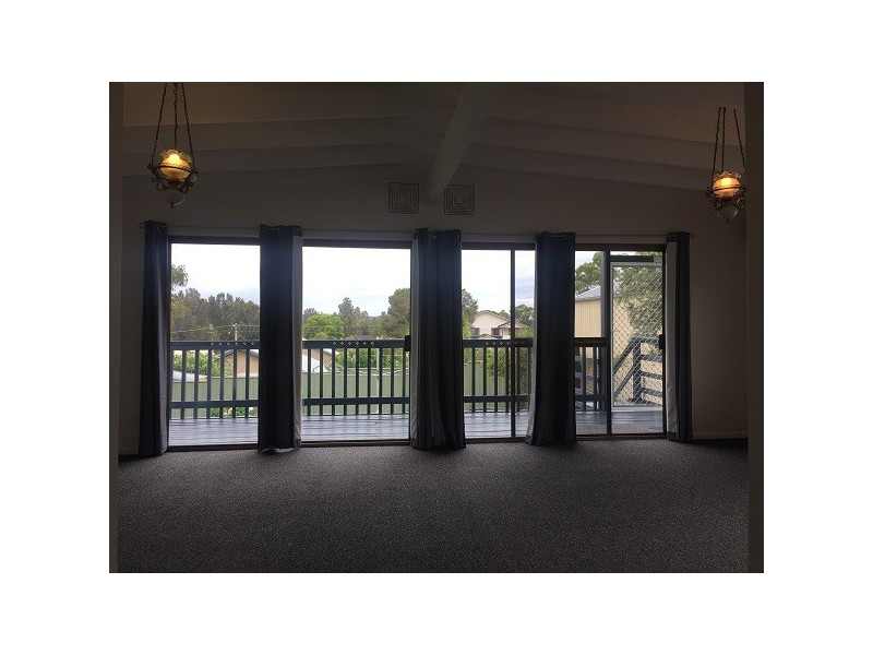 8 Oaks Ave, Tuross Head NSW 2537
