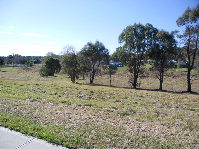 24 Patterson Close, Moruya NSW 2537