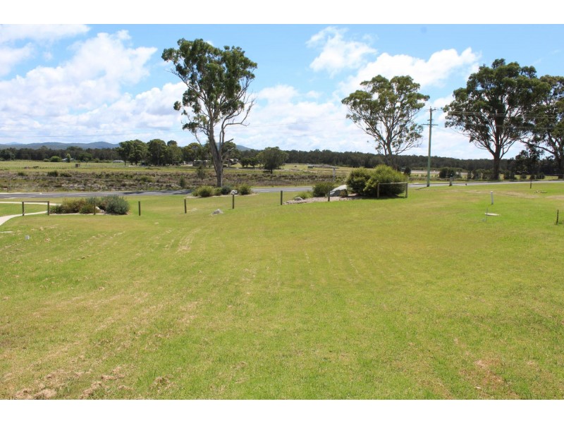 20 Joy Place, Moruya NSW 2537