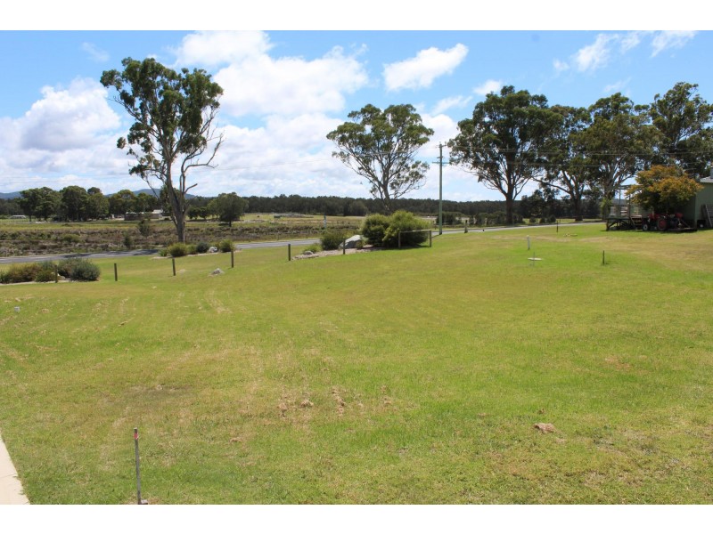 20 Joy Place, Moruya NSW 2537