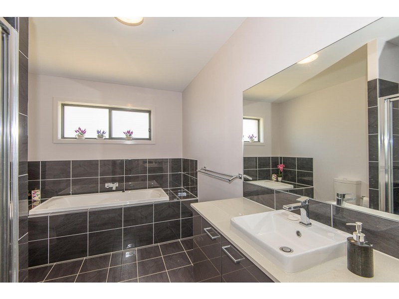 1 Headland Grove, Moruya Heads NSW 2537