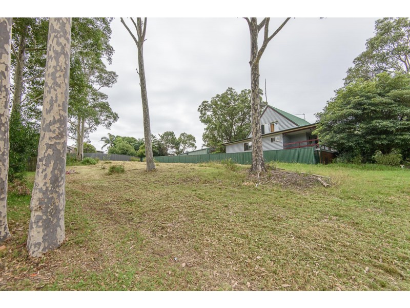 13 Renee Crescent, Moruya Heads NSW 2537