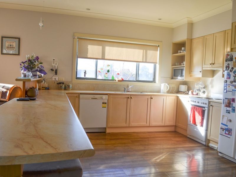 13 Heffernan Place, Moruya NSW 2537