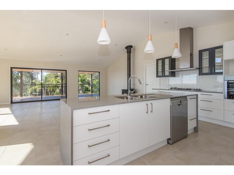 5 Dell Parade, Moruya Heads NSW 2537