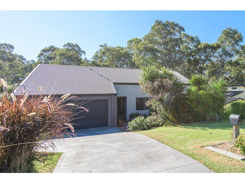 6 Scenic Place, Moruya Heads NSW 2537