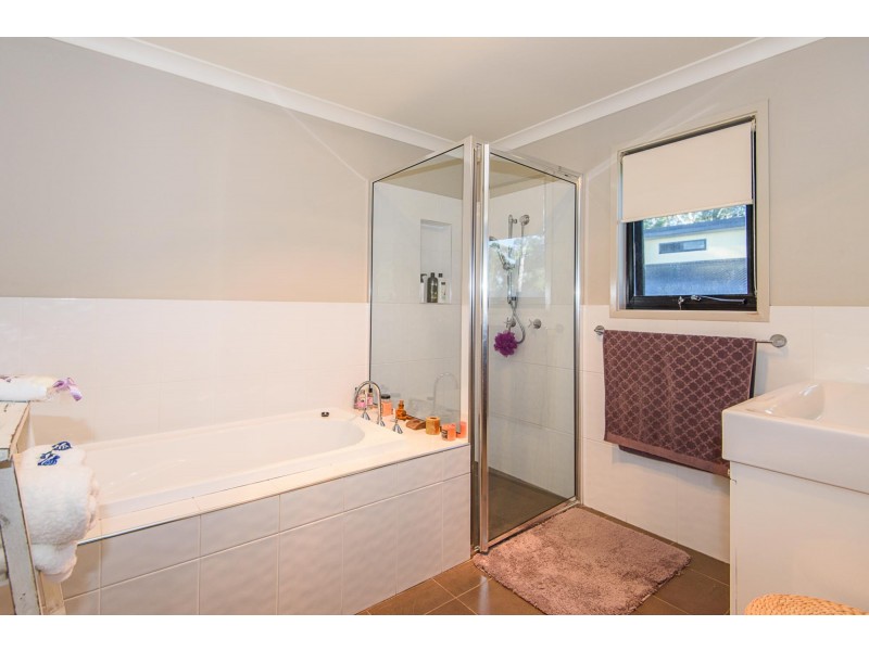 6 Scenic Place, Moruya Heads NSW 2537