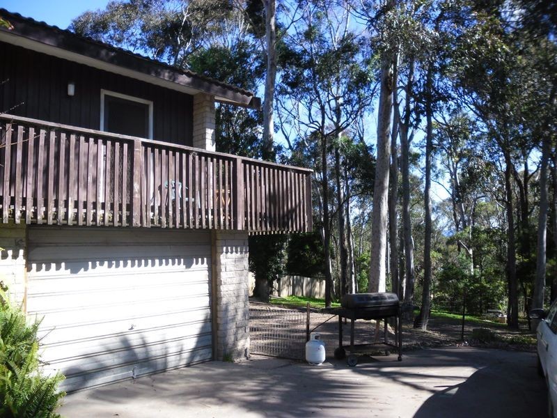 8 Headland Grove, Moruya Heads NSW 2537