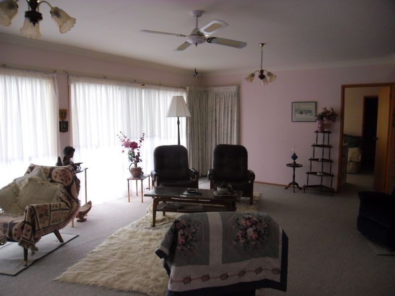 3 Craig Mostyn Place, Moruya NSW 2537