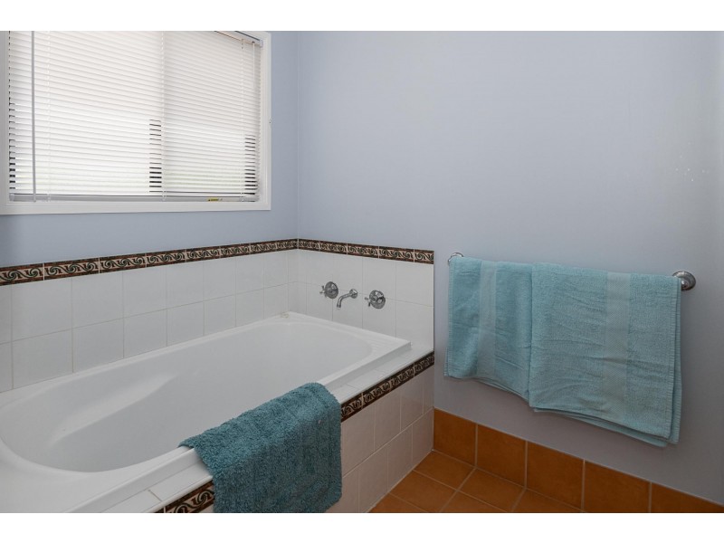 31 Oakwood Way, Catalina NSW 2536