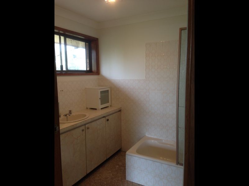 2 Shore St, Moruya NSW 2537