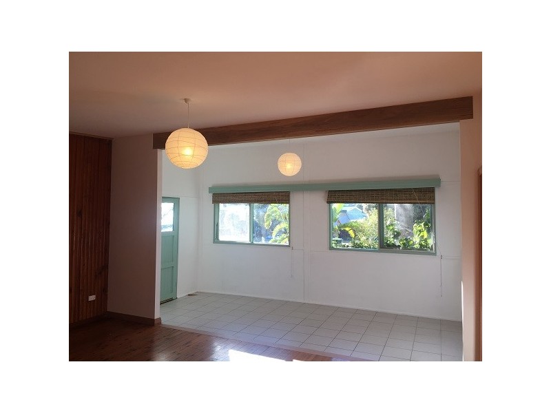 13 Deakin Pde, Tomakin NSW 2537