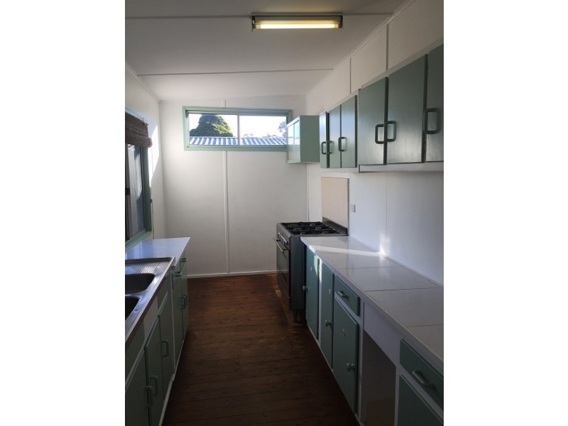 13 Deakin Pde, Tomakin NSW 2537