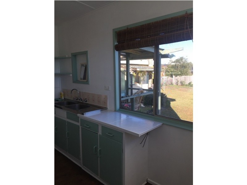 13 Deakin Pde, Tomakin NSW 2537