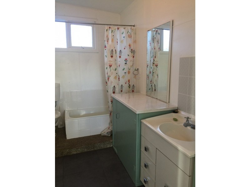 13 Deakin Pde, Tomakin NSW 2537