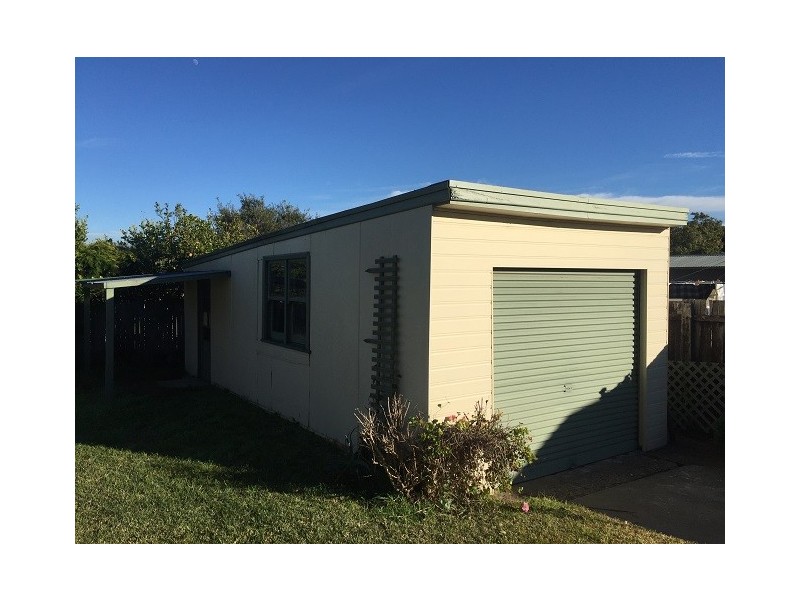 13 Deakin Pde, Tomakin NSW 2537