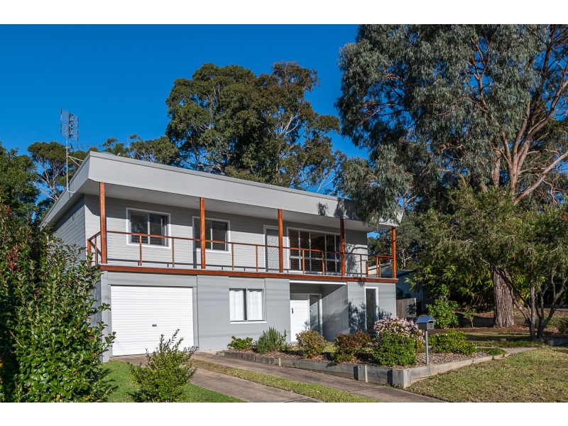3 Grove Place, Moruya Heads NSW 2537